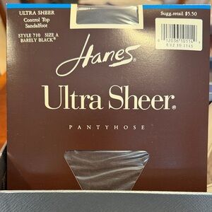 Hanes Ultra Sheer Pantyhose in Barely Black